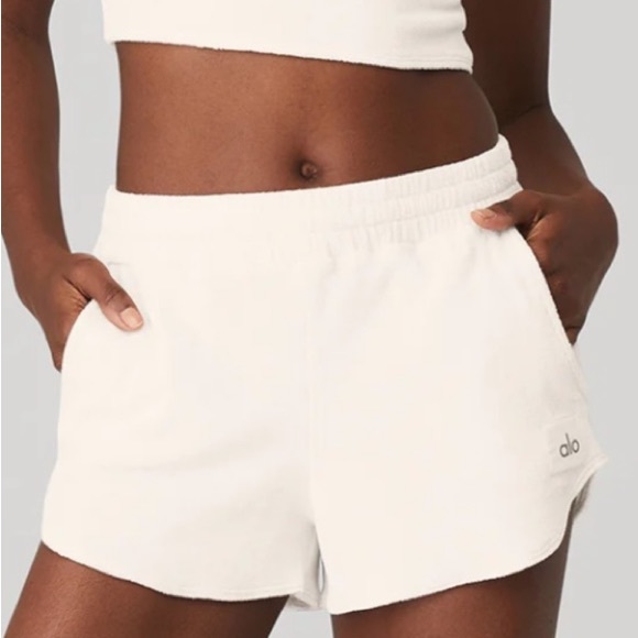 ALO Yoga Pants - alo yoga terry lounge short small cream
